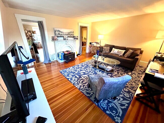 41 Mt Vernon St, Unit 3