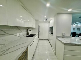 9801 Collins Ave in Bal Harbour, FL - Building Photo