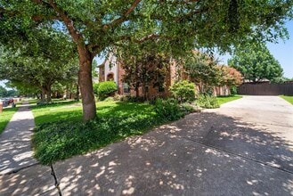 404 Creekside Dr in Murphy, TX - Building Photo - Building Photo