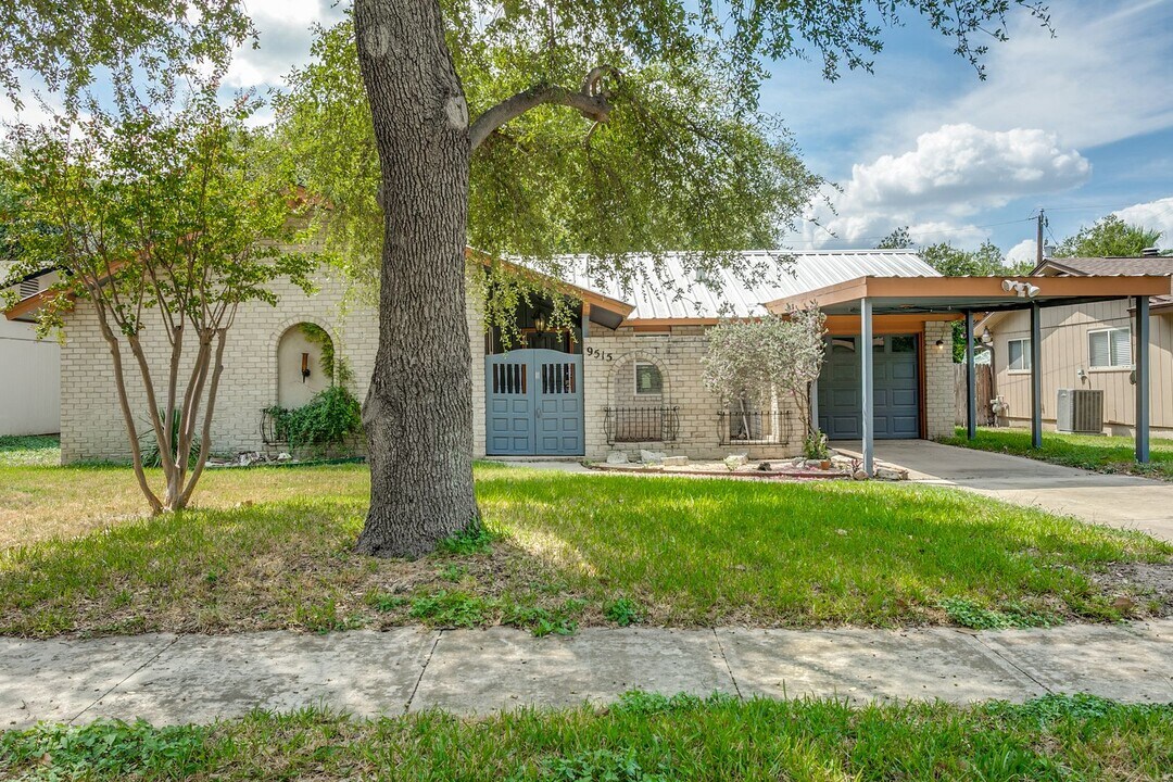 9515 Reece Dr in San Antonio, TX - Building Photo