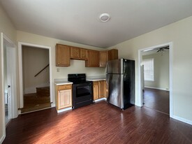 80 W Main St, Unit A Apartamentos