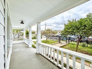 3046 Guirado St in Los Angeles, CA - Building Photo - Building Photo