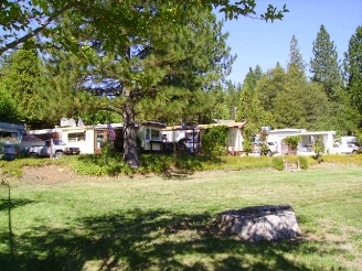 Safari Mobile Home Park in Avery, CA - Foto de edificio - Other