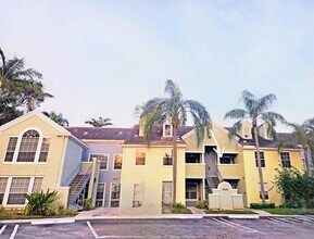 1020 Crystal F Way in Delray Beach, FL - Building Photo - Building Photo