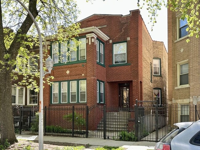 4948 N Albany Ave, Unit GF