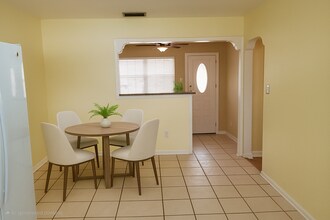 3117 W Douglas St in Tampa, FL - Building Photo - Building Photo