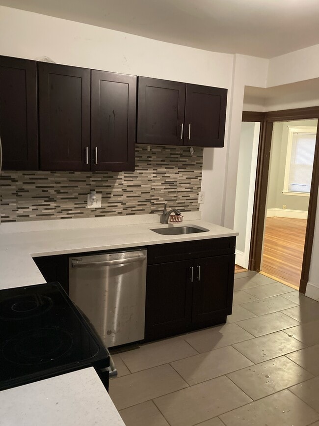 98 Topliff St, Unit 1