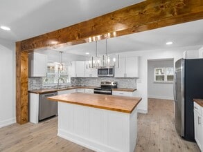 214 W 3rd Ave in Hohenwald, TN - Building Photo - Building Photo