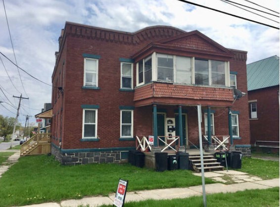 322 N Perry St in Johnstown, NY - Building Photo