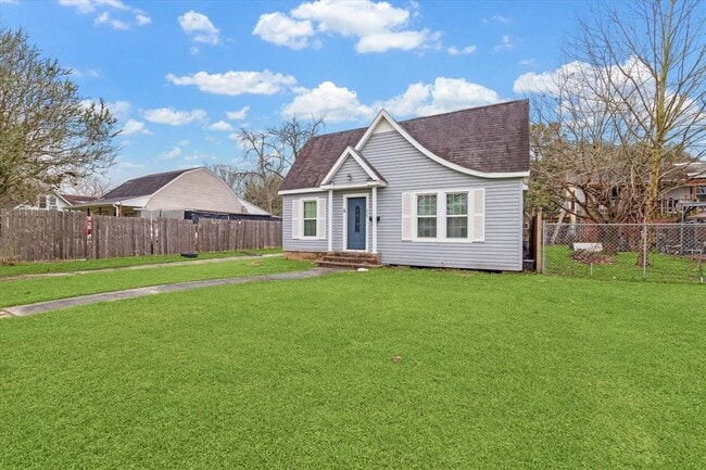 215 Morrell St in Baytown, TX - Building Photo - Building Photo