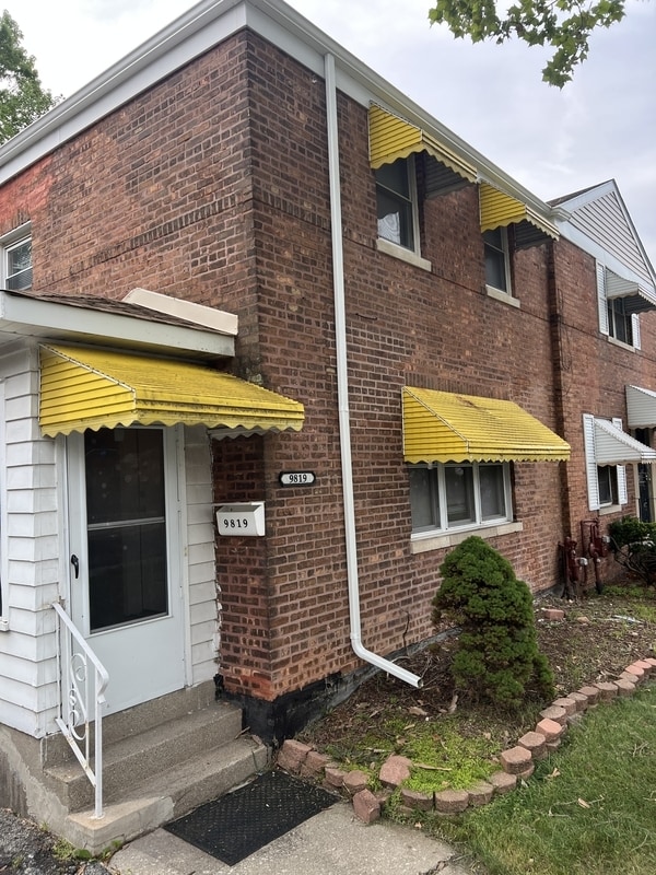 9819 S Clyde Ave in Chicago, IL - Building Photo - Building Photo