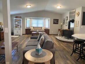 710 Pine St in Elk Rapids, MI - Building Photo - Building Photo