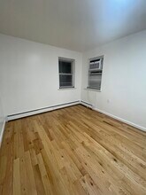 30 Bay 37th St, Unit 1 in Brooklyn, NY - Building Photo - Building Photo