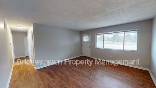6560 N Springboro Pike in Dayton, OH - Building Photo - Building Photo