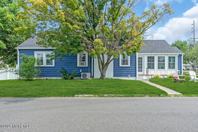 property at 99 River Ct
