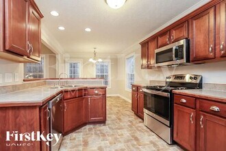 593 Winding Bluff Way in Clarksville, TN - Building Photo - Building Photo