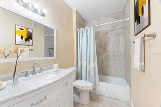 5168 Northridge Rd, Unit 112 in Sarasota, FL - Building Photo - Building Photo