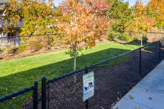 Castlegate Apartments in Portland, OR - Building Photo - Building Photo