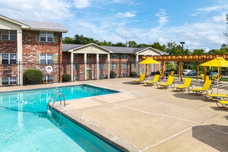 Columbia Crossing in Columbia, MO - Building Photo - Building Photo