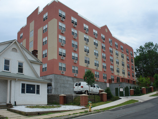 Kensico Terrace in White Plains, NY - Foto de edificio - Building Photo