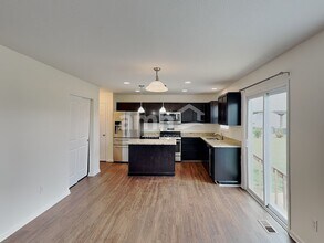 122 Faulkner Dr in Lithopolis, OH - Foto de edificio - Building Photo