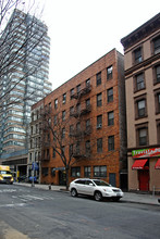 107 W 68th St in New York, NY - Building Photo - Building Photo