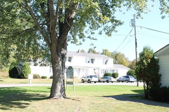 158-164 W Hill Rd in Gardiner, ME - Building Photo - Building Photo