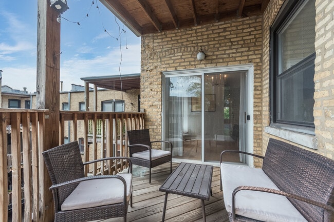 property at 1517 W Jonquil Ter