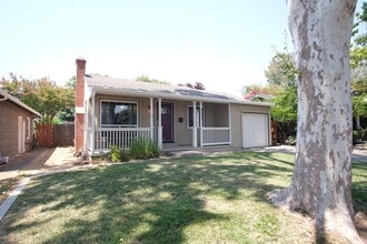 3941 Downey Way in Sacramento, CA - Building Photo - Building Photo