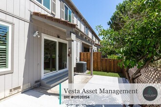 403 Valley Run in Hercules, CA - Building Photo - Building Photo