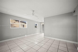 701 N 70th Ave in Hollywood, FL - Building Photo - Building Photo