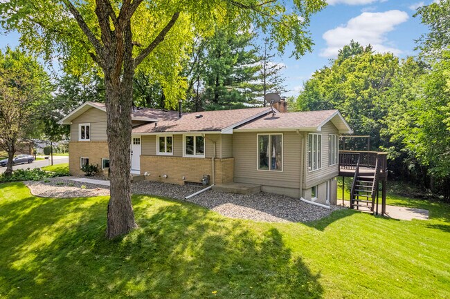 4035 Wasatch Ln in Golden Valley, MN - Building Photo - Building Photo