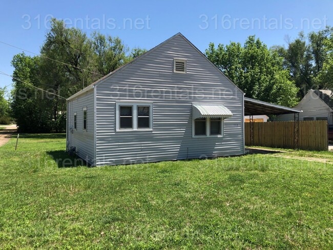 property at 112 N Kansas Ave
