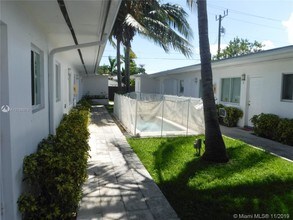 932 Moffett St-Unit -4 in Hallandale Beach, FL - Building Photo - Building Photo