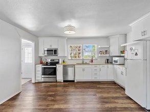 303 S Bois D Arc St in Grandview, TX - Building Photo - Building Photo