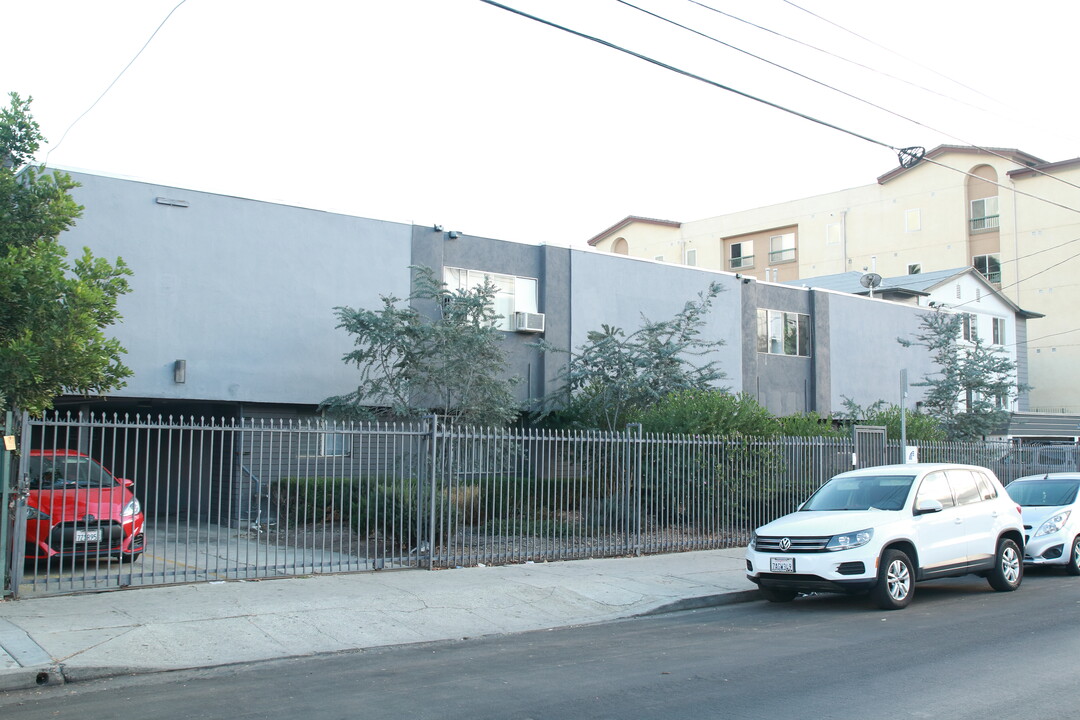 134 S Bonnie Brae St in Los Angeles, CA - Building Photo