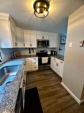 22 Essex Grn Dr in Merrimack, NH - Building Photo - Building Photo