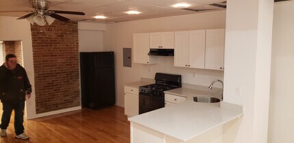 32 Fleet St, Unit #B in Boston, MA - Foto de edificio - Building Photo
