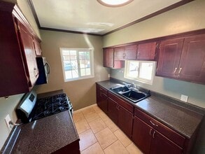 705 Elizabeth St in San Diego, CA - Building Photo - Building Photo