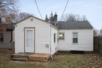 11055 Chapp Ave in Warren, MI - Building Photo - Building Photo