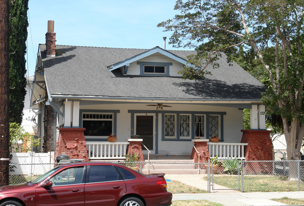 132 N 8th St in Santa Paula, CA - Building Photo