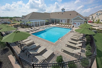 Woodmont Valley at Lower Macungie in Macungie, PA - Foto de edificio - Building Photo