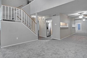 2106 Willowgate Ln in Carrollton, TX - Building Photo - Building Photo
