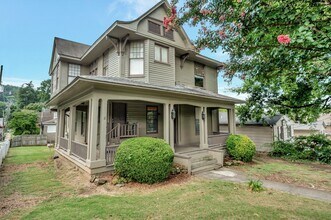 Aura on 14th in Birmingham, AL - Building Photo - Interior Photo