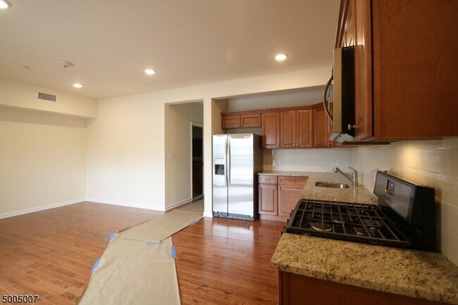 66 Belmont Ave-Unit -1 in Belleville, NJ - Building Photo - Building Photo