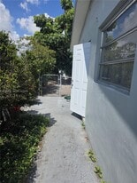 8398 W 14th Ave in Hialeah, FL - Building Photo