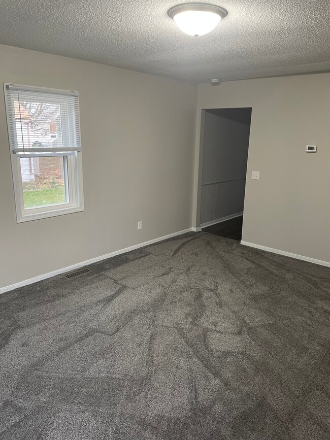 714 Park Ave, Unit 716 in Fostoria, OH - Building Photo - Building Photo