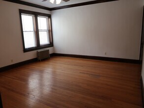 3544 N Meade Ave, Unit 1st floor in Chicago, IL - Foto de edificio - Building Photo