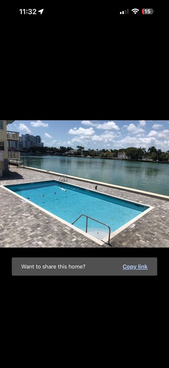 8464 Indian Creek Dr in Miami Beach, FL - Building Photo