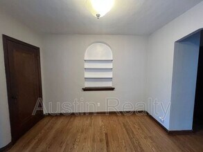 1035 Claytonia Terrace in Richmond Heights, MO - Building Photo - Building Photo